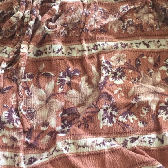 American Eagle Outfitters soft shorts - Picture 2 of 3